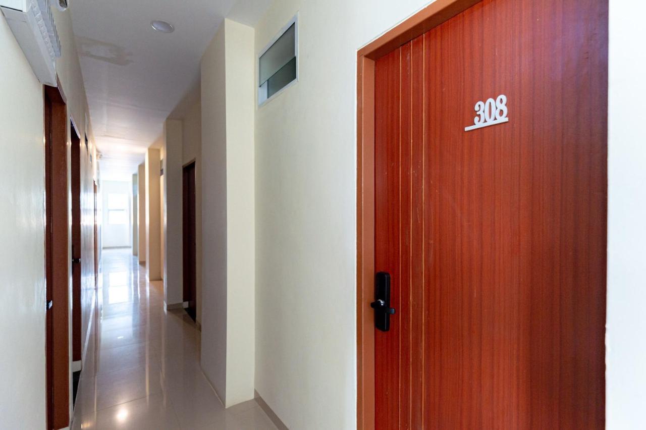 Reddoorz Plus At Komplek Abc Batu Aji Batam Kubuk Εξωτερικό φωτογραφία